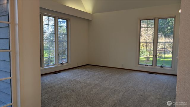 16827 41st Street E, Lake Tapps, WA 98391