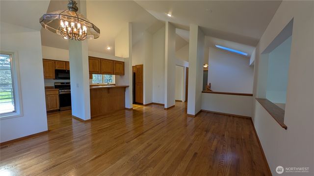 16827 41st Street E, Lake Tapps, WA 98391