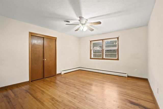 1668 S Sieger Drive, Springfield, MO 65804
