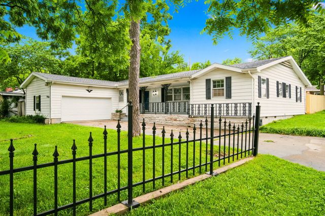 1668 S Sieger Drive, Springfield, MO 65804