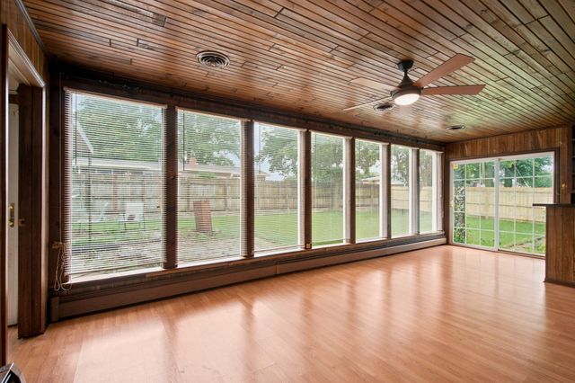 1668 S Sieger Drive, Springfield, MO 65804