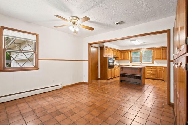 1668 S Sieger Drive, Springfield, MO 65804