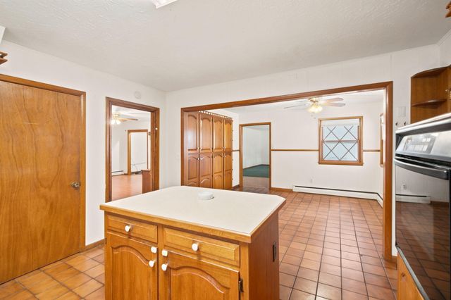 1668 S Sieger Drive, Springfield, MO 65804