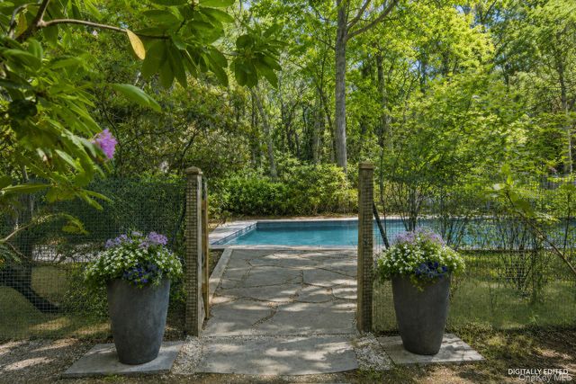 44 Georgica Close Road, East Hampton, NY 11937