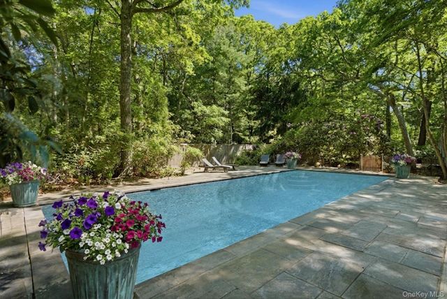 44 Georgica Close Road, East Hampton, NY 11937