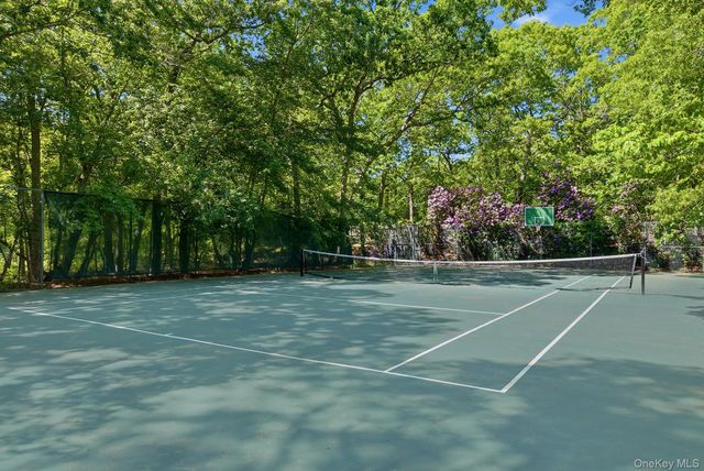 44 Georgica Close Road, East Hampton, NY 11937
