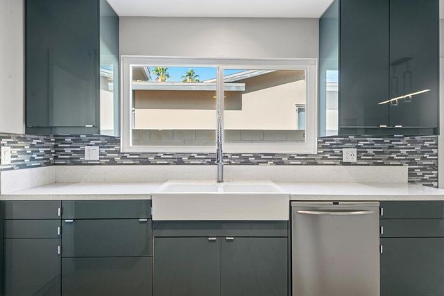 43240 Virginia Avenue, Palm Desert, CA 92211