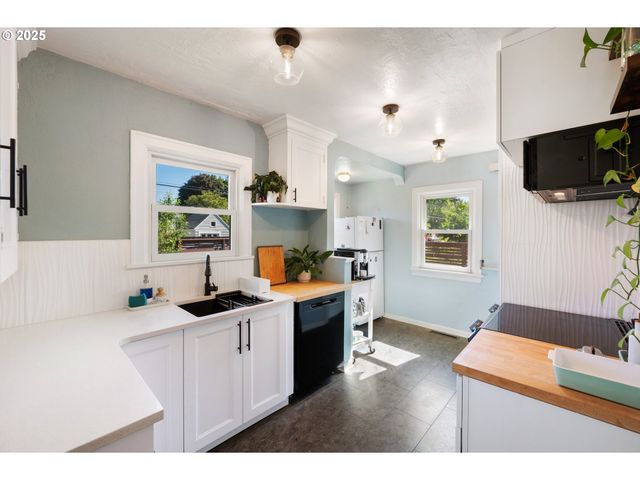 3710 Se 86TH Ave, Portland, OR 97266