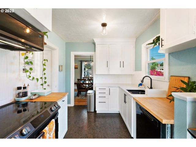 3710 Se 86TH Ave, Portland, OR 97266