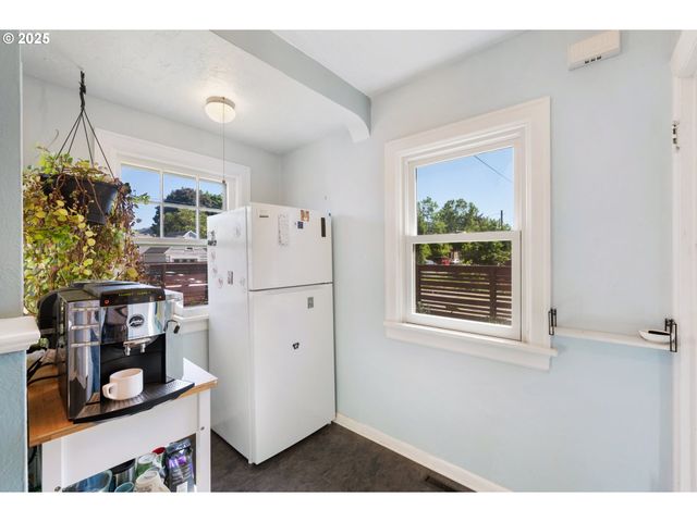 3710 Se 86TH Ave, Portland, OR 97266