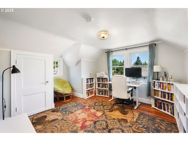 3710 Se 86TH Ave, Portland, OR 97266