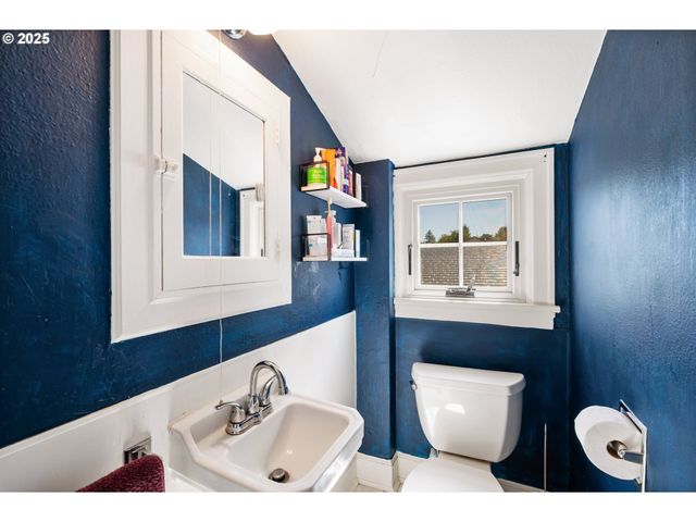 3710 Se 86TH Ave, Portland, OR 97266