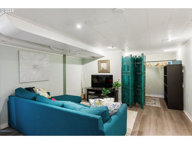 3710 Se 86TH Ave, Portland, OR 97266