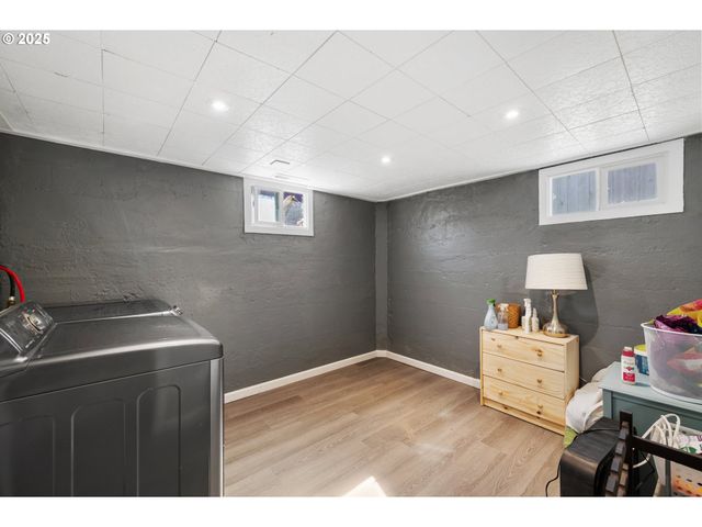 3710 Se 86TH Ave, Portland, OR 97266