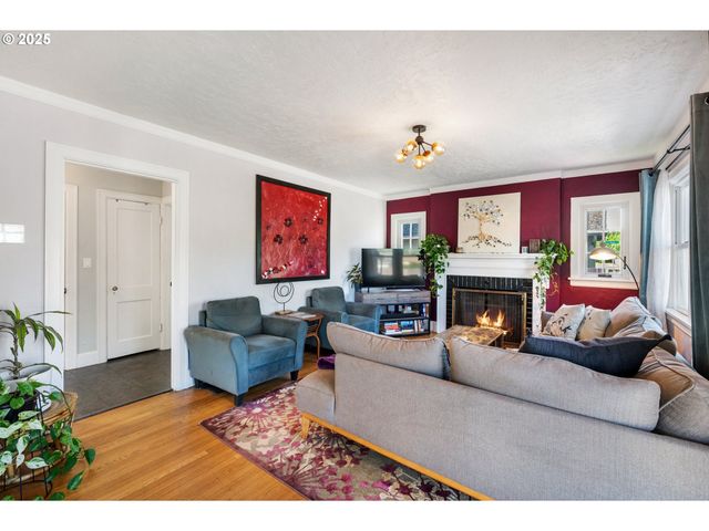 3710 Se 86TH Ave, Portland, OR 97266