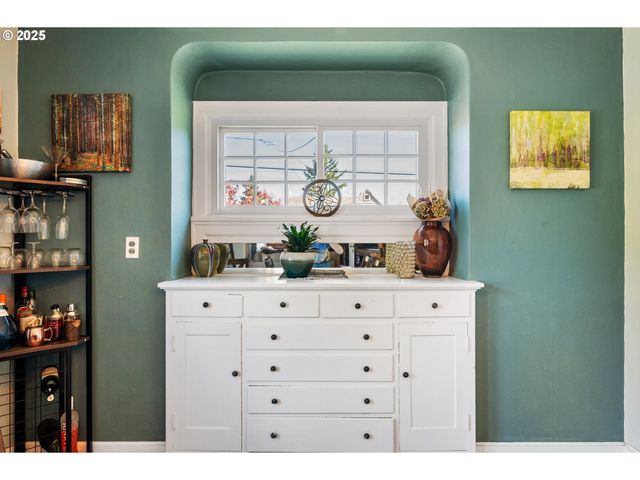 3710 Se 86TH Ave, Portland, OR 97266