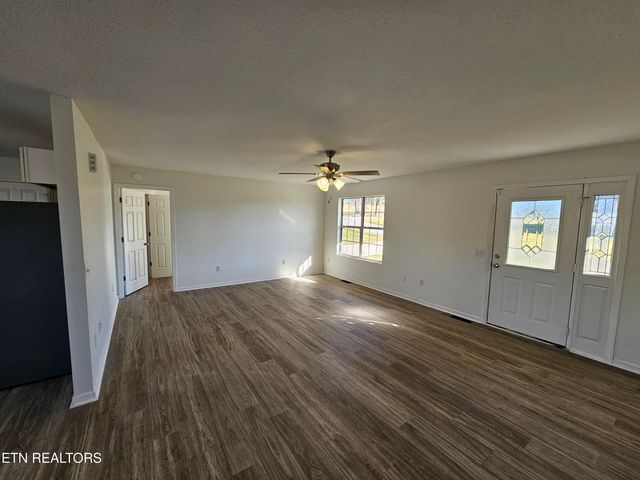 100 Steven Lane, Harriman, TN 37748