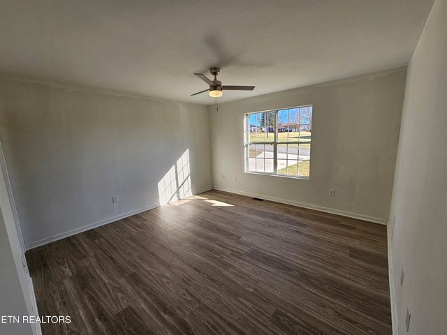 100 Steven Lane, Harriman, TN 37748