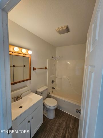 100 Steven Lane, Harriman, TN 37748