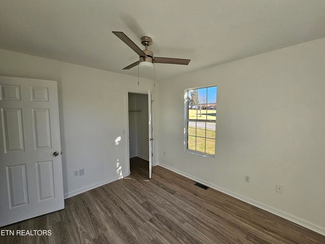 100 Steven Lane, Harriman, TN 37748