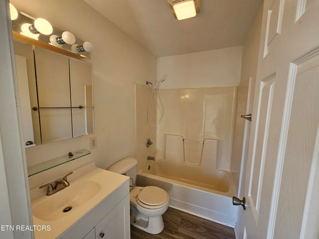 100 Steven Lane, Harriman, TN 37748