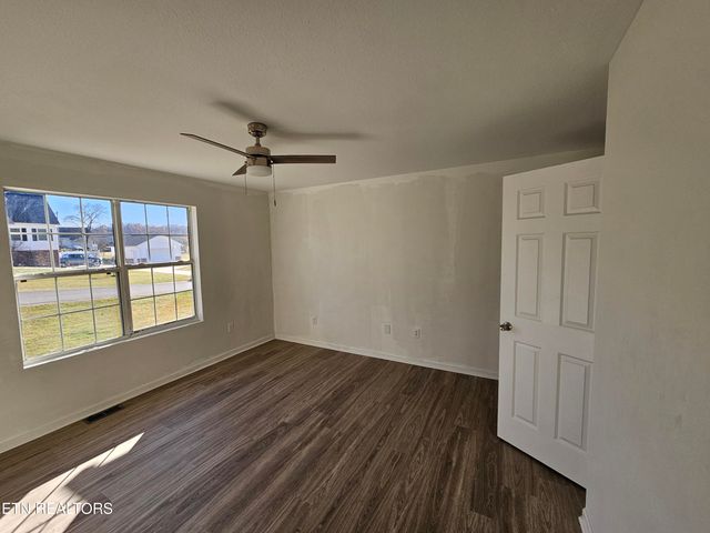 100 Steven Lane, Harriman, TN 37748