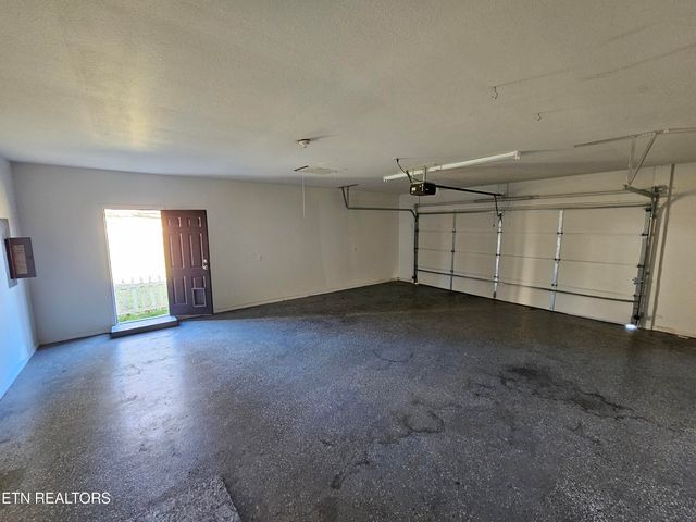 100 Steven Lane, Harriman, TN 37748