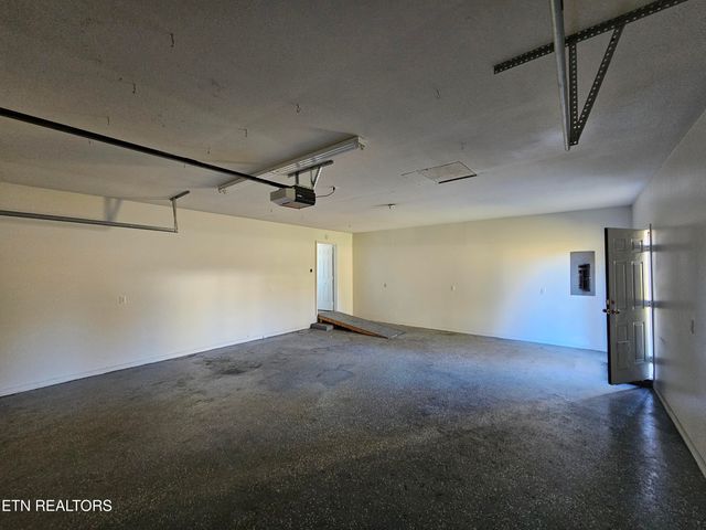 100 Steven Lane, Harriman, TN 37748