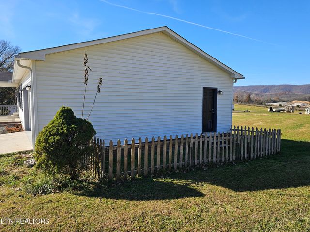 100 Steven Lane, Harriman, TN 37748
