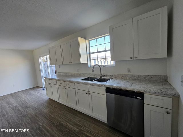 100 Steven Lane, Harriman, TN 37748