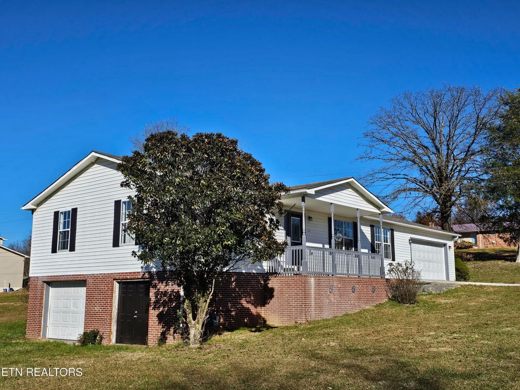 100 Steven Lane, Harriman, TN 37748