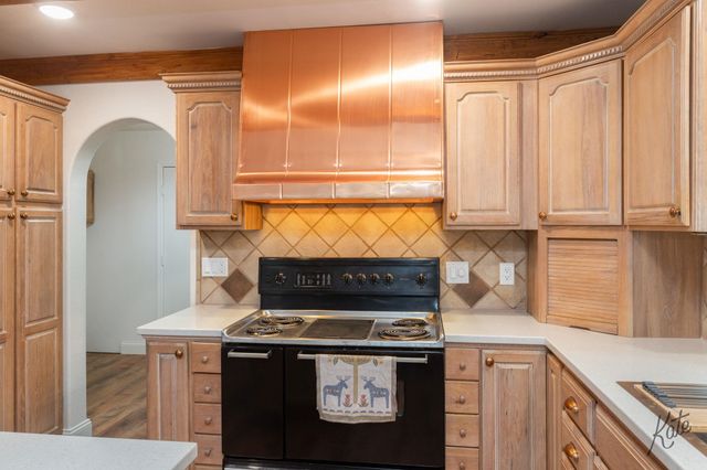 621 DERBYSHIRE DRIVE, Fairbanks, AK 99709