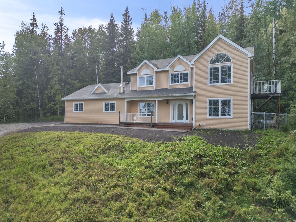 621 DERBYSHIRE DRIVE, Fairbanks, AK 99709
