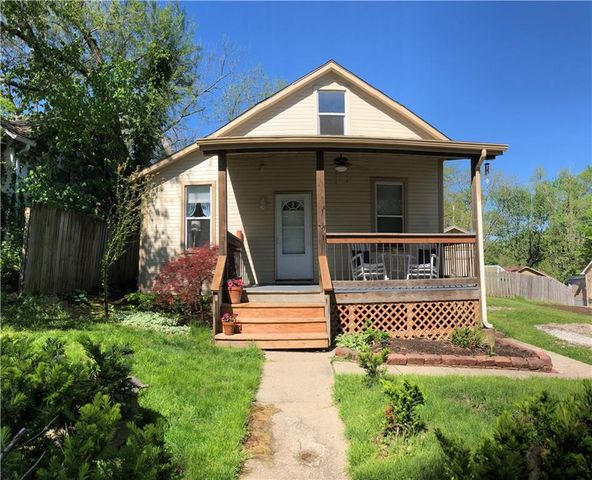 312 Grand Avenue, Leavenworth, KS 66048