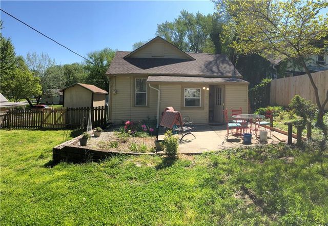 312 Grand Avenue, Leavenworth, KS 66048