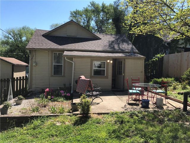 312 Grand Avenue, Leavenworth, KS 66048