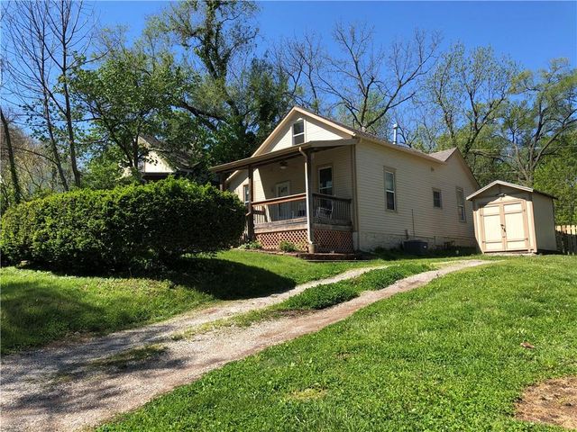 312 Grand Avenue, Leavenworth, KS 66048