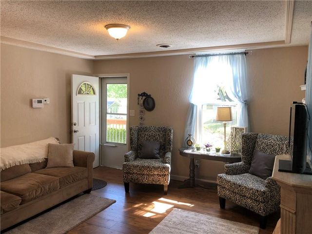 312 Grand Avenue, Leavenworth, KS 66048