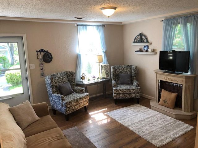 312 Grand Avenue, Leavenworth, KS 66048