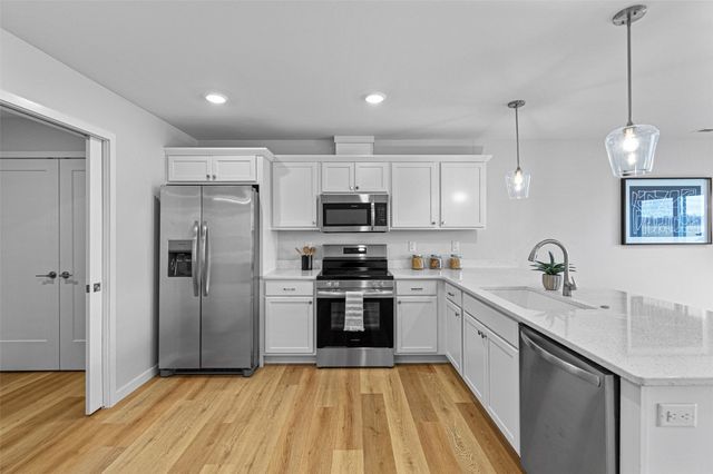 3450 Holderness Road, Coralville, IA 52241