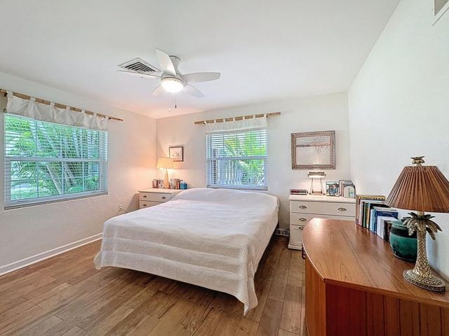 337 HARBOR DRIVE S, Venice, FL 34285