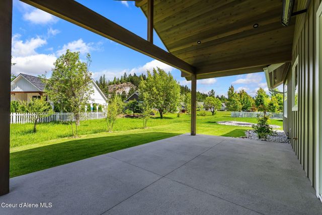 44 Peggys CT, Dover, ID 83825