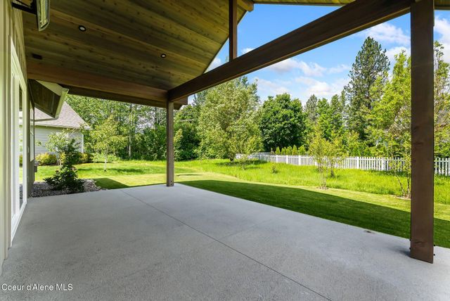 44 Peggys CT, Dover, ID 83825