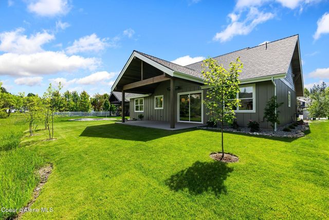44 Peggys CT, Dover, ID 83825