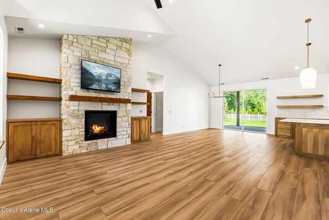 44 Peggys CT, Dover, ID 83825