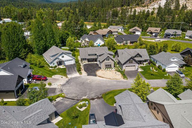 44 Peggys CT, Dover, ID 83825