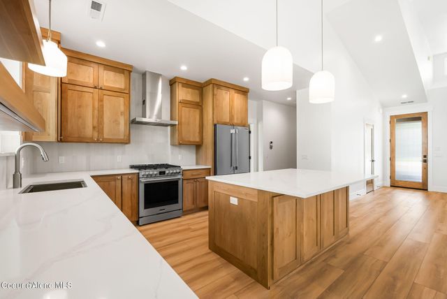 44 Peggys CT, Dover, ID 83825