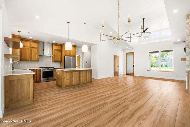 44 Peggys CT, Dover, ID 83825