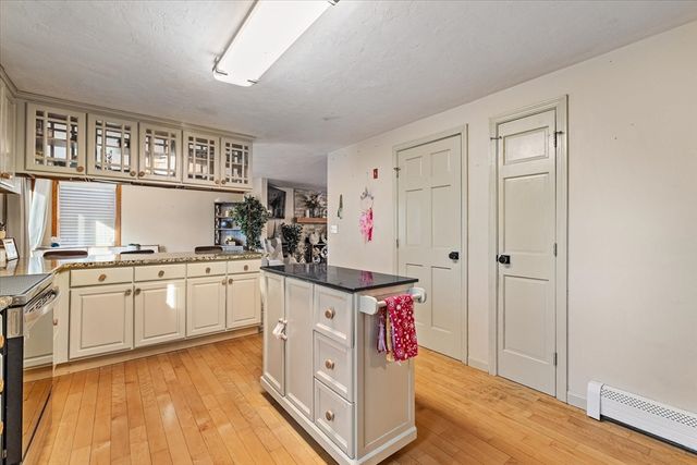 369 Cooper Rd, Northbridge, MA 01534