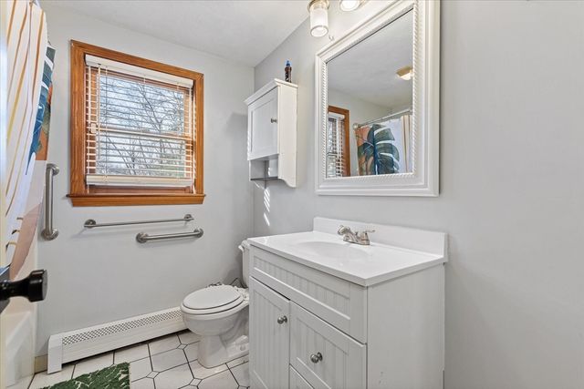 369 Cooper Rd, Northbridge, MA 01534